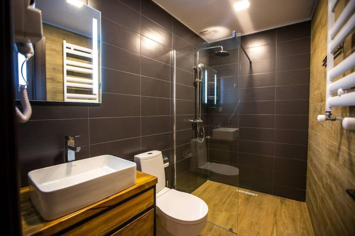 3Br Apt W Huge Terrace & Magnificent Views Tbilisi Ngoại thất bức ảnh