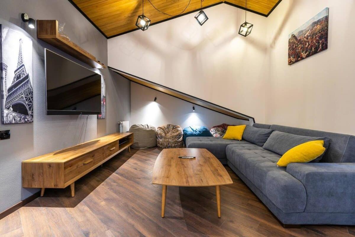 3Br Apt W Huge Terrace & Magnificent Views Tbilisi Ngoại thất bức ảnh