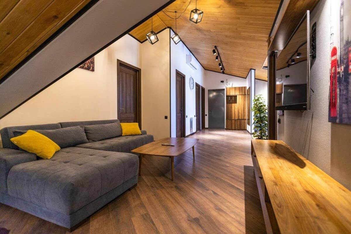 3Br Apt W Huge Terrace & Magnificent Views Tbilisi Ngoại thất bức ảnh