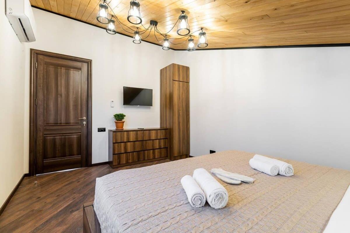 3Br Apt W Huge Terrace & Magnificent Views Tbilisi Ngoại thất bức ảnh