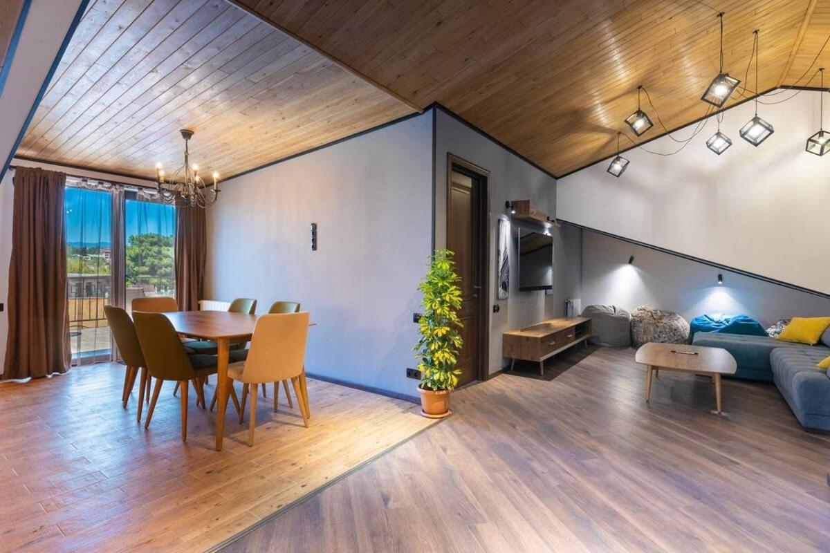 3Br Apt W Huge Terrace & Magnificent Views Tbilisi Ngoại thất bức ảnh