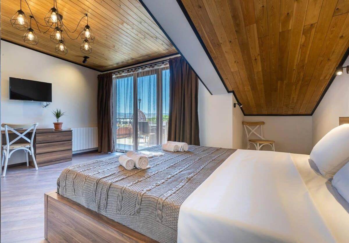 3Br Apt W Huge Terrace & Magnificent Views Tbilisi Ngoại thất bức ảnh
